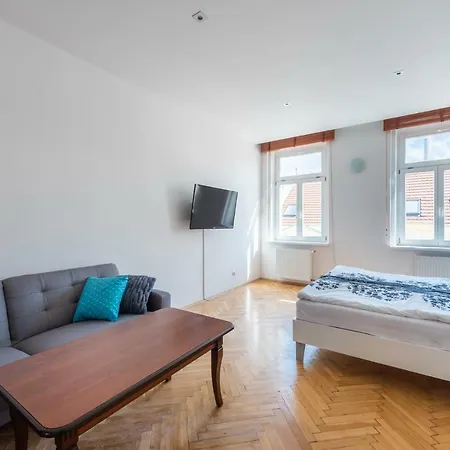 Apartment Bright Few Steps From Centre *