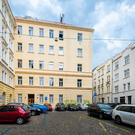 Bright Few Steps From Centre Apartment