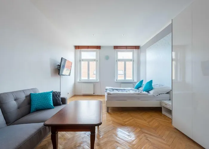 Bright Few Steps From Centre Appartement *
